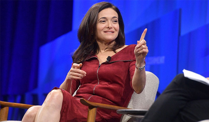 Sandberg announces departure from Facebook