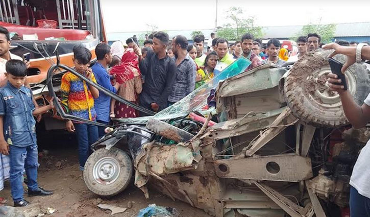 Road crashes claim three lives in Gazipur in 10 minutes apart