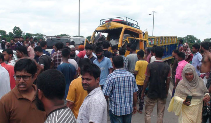গোপালগঞ্জে বাস-ট্রাক সংঘর্ষে নিহত ১ গোপালগঞ্জে বাস-ট্রাক সংঘর্ষে নিহত ১