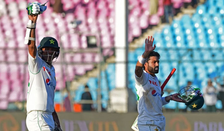 শেষ বিকেলে রোমাঞ্চ ছড়িয়ে ড্র করাচি টেস্ট