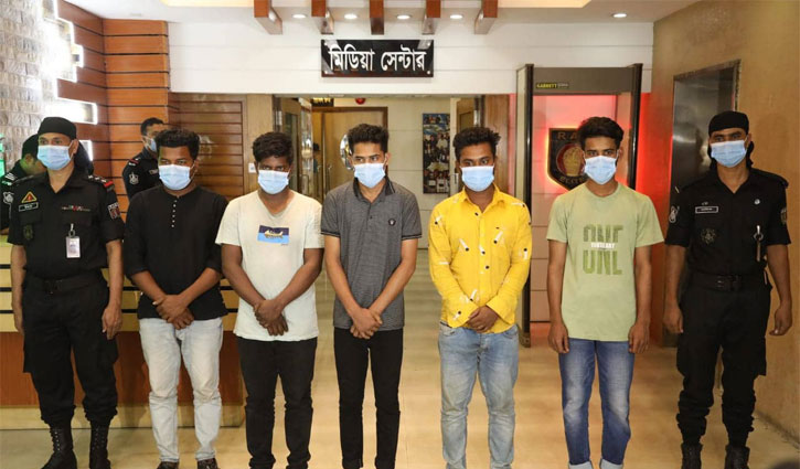 শীর্ষ সন্ত্রাসী শুটার রিয়াজসহ ৪ সহযোগী গ্রেপ্তার