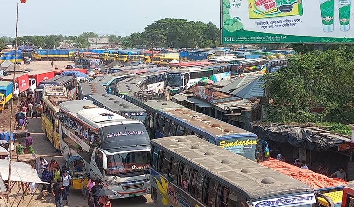 ‘১৪ ঘণ্টা হয়ে গেলো, ফেরিতে উঠবো কখন?’