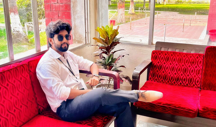 ফ্রিল্যান্সিং করে প্রান্তের এখন মাসে লাখ টাকা আয় ফ্রিল্যান্সিং করে প্রান্তের এখন মাসে লাখ টাকা আয়