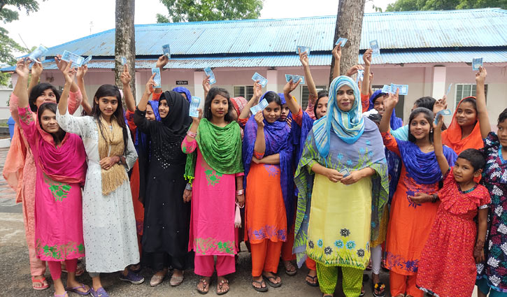 ঈদ আনন্দে কমতি ছিল না এতিম শিশুদের