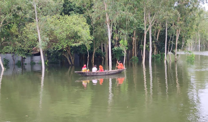 সিরাজগঞ্জে কমছে যমুনার পানি, বানভাসিরা এখনো বিপদে সিরাজগঞ্জে কমছে যমুনার পানি, বানভাসিরা এখনো বিপদে