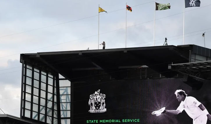 ‘সর্বকালের সেরা’ ক্রিকেটারকে চোখের জলে শেষ বিদায়