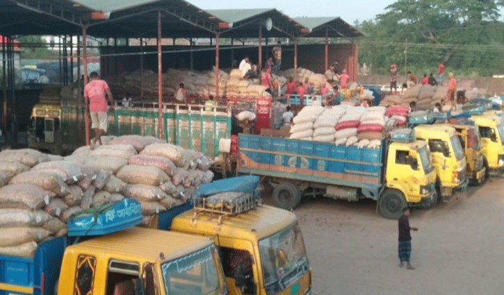 ৪০ শতাংশ শুল্ক আরোপের অজুহাতে হিলি বন্দরে পেঁয়াজের দাম বৃদ্ধি 