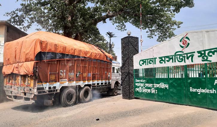 সোনামসজিদ দিয়ে এলো ৭২৭ টন পেঁয়াজ