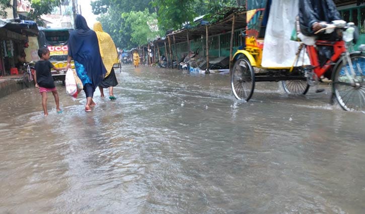 ৮ মিলিমিটার বৃষ্টিতে যশোর পৌর এলাকায় জলাবদ্ধতা
