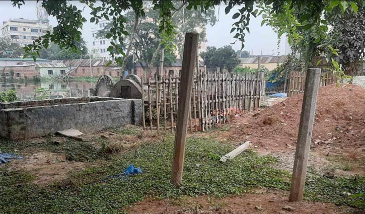 আশুলিয়ার কবরস্থান থেকে ৫ নারীর কঙ্কাল চুরি 