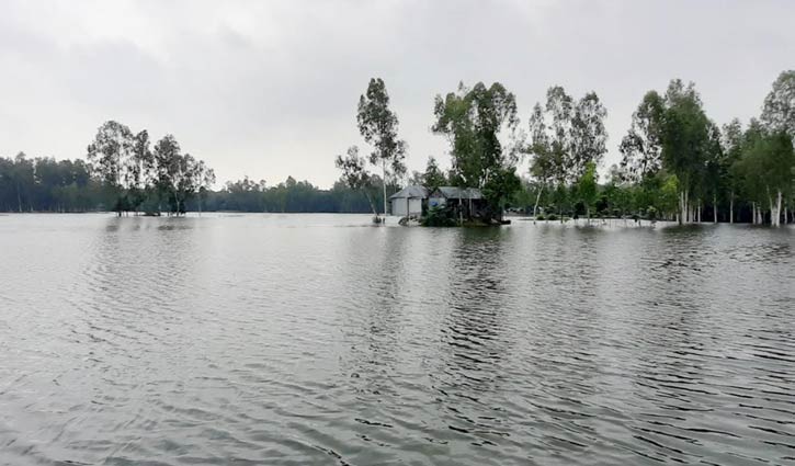 সিরাজগঞ্জে যমুনার পানি বিপৎসীমা ছুঁই ছুঁই, নিম্নাঞ্চল প্লাবিত