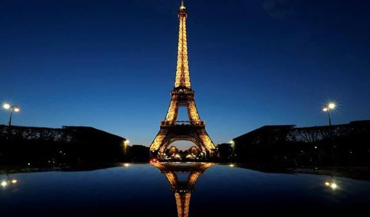 Eiffel Tower evacuated after bomb threat