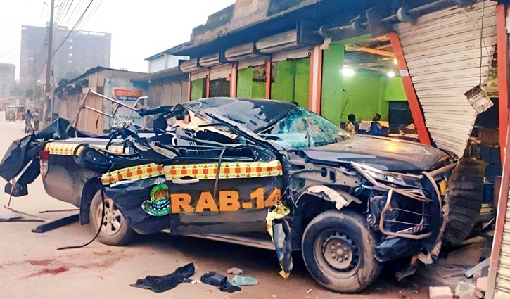 র‌্যাবের গাড়ি নিয়ন্ত্রণ হারিয়ে ফলের দোকানে, আসামিসহ আহত ৬ 