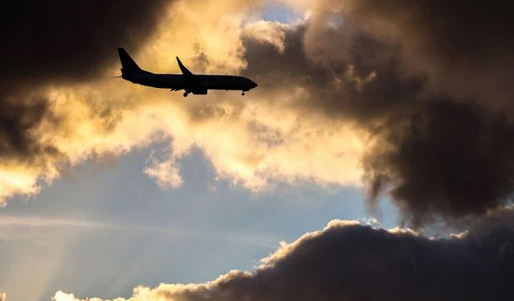 এক বিমানে ৩০০ ভারতীয়কে ‘পাচার’ চেষ্টার অভিযোগ