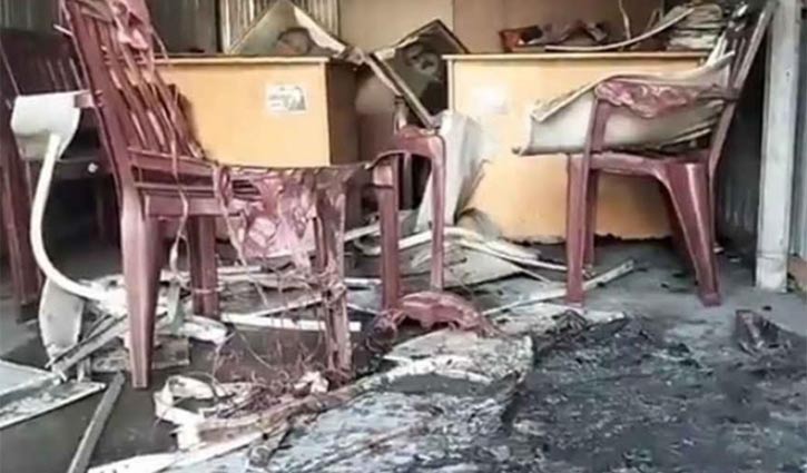 নাটোরে আ.লীগের কার্যালয়ে আগুন