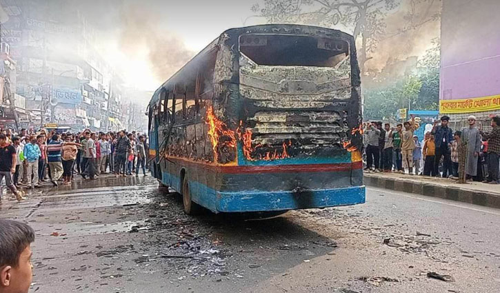 গুলিস্তানে যাত্রীবাহী বাসে আগুন 