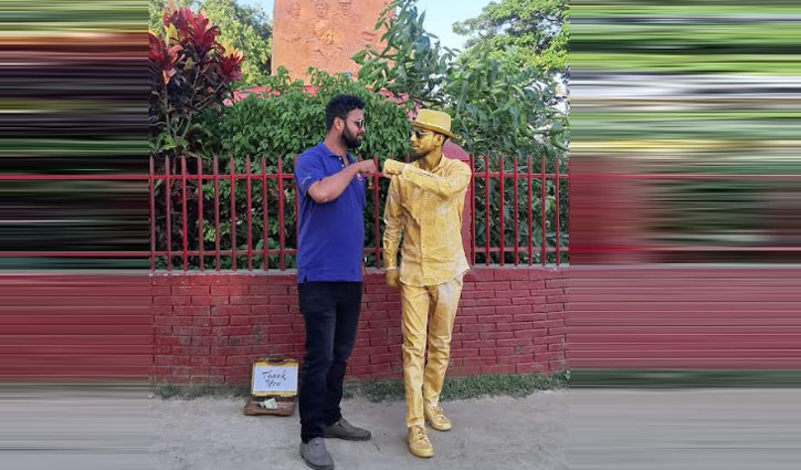 স্ট্যাচু হয়ে আনন্দ কুড়ানোর পাশাপাশি আয়ও করছেন আল আমিন
