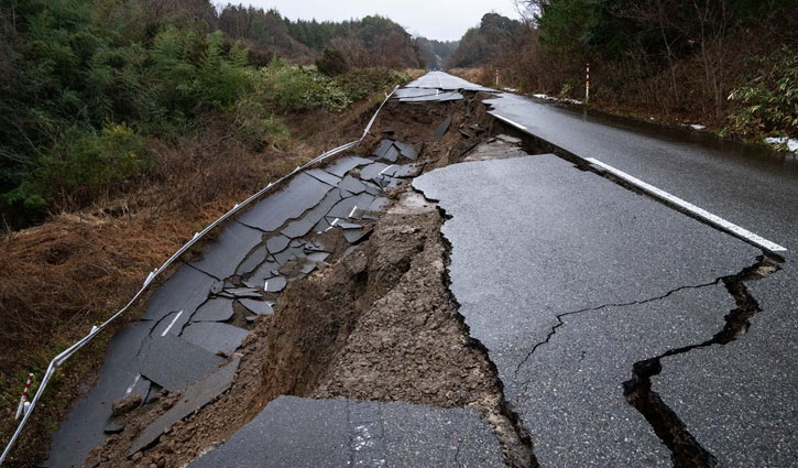 Death toll rises to 30 in Japanese quakes