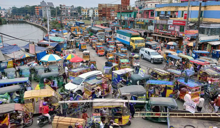 অবরোধে বরিশালে তীব্র যানজট