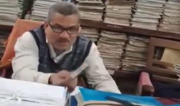 নীলফামারীতে ঘুষ নেওয়ার ভিডিও ভাইরাল, তদন্ত কমিটি গঠন