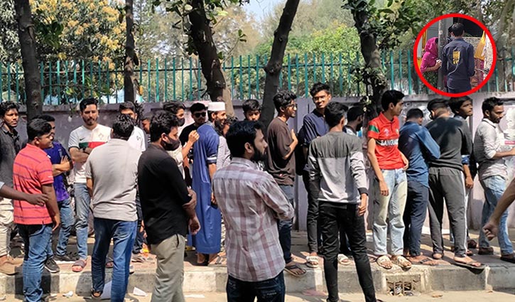 ৬ ঘণ্টা দাঁড়িয়েও মিলছে না টিকিট, কাউন্টারের সামনেই কালোবাজারি