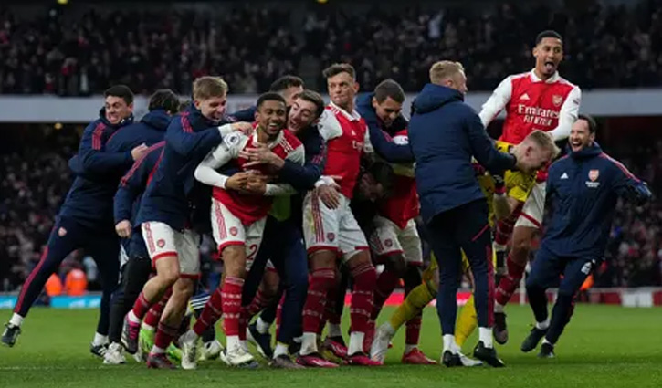 দুই গোলে পিছিয়ে পড়ে অন্তিম মুহূর্তে জিতলো আর্সেনাল