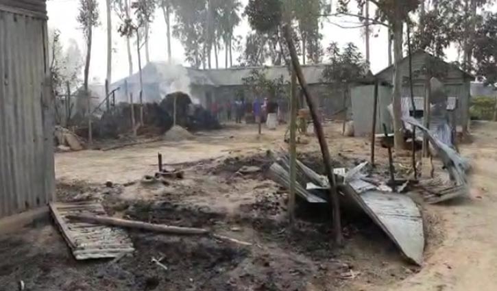 হত্যাকাণ্ডকে কেন্দ্র করে বাড়িতে অগ্নিসংযোগ ও লুটপাট হত্যাকাণ্ডকে কেন্দ্র করে বাড়িতে অগ্নিসংযোগ ও লুটপাট