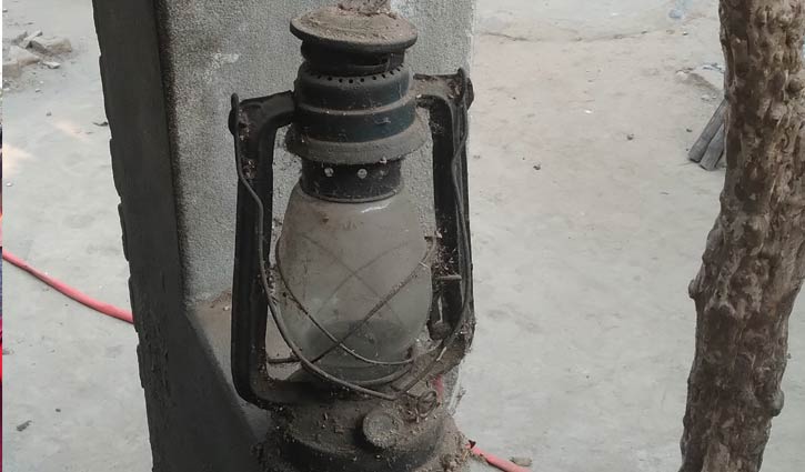 হারিয়ে যাচ্ছে ‘হারিকেন’