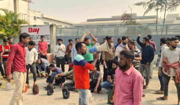 ছাঁটাইয়ের প্রতিবাদে শ্রমিক বিক্ষোভ