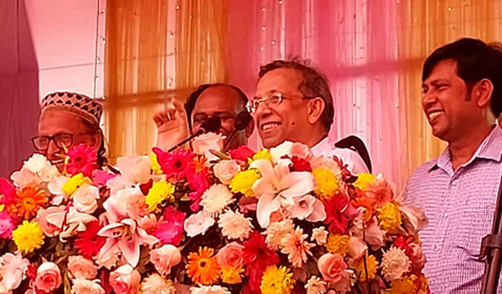 ভিকারুননিসা নূন স্কুল অ্যান্ড কলেজের ছাত্র ছিলেন বলে জানিয়েছেন আইনমন্ত্রী