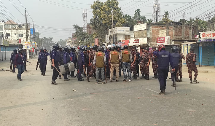 পঞ্চগড়ে মুসল্লি-পুলিশ সংঘর্ষ, বিজিবি মোতায়েন