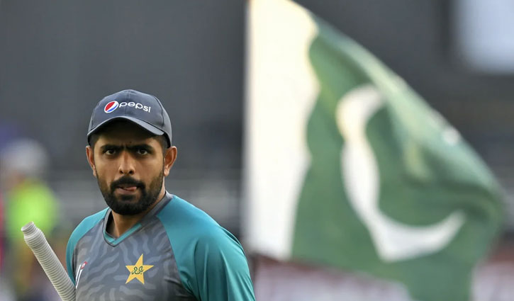 বাবরের একটি ফরম্যাটের নেতৃত্ব ছাড়া উচিত: আজহারউদ্দিন