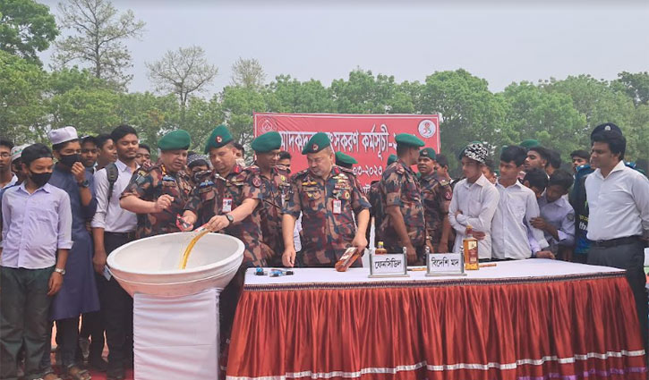 চাঁপাইনবাবগঞ্জে ৫৮ কোটি টাকার মাদক ধ্বংস