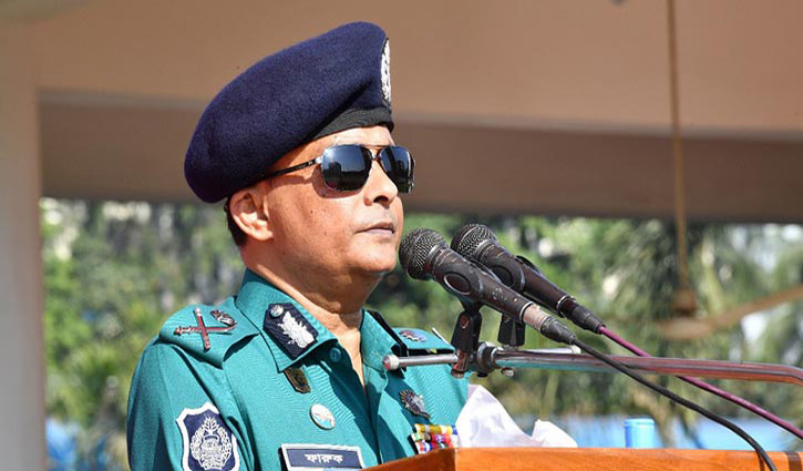 পুলিশকে তথ্য দিয়ে সহযোগিতা করুন: ডিএমপি কমিশনার পুলিশকে তথ্য দিয়ে সহযোগিতা করুন: ডিএমপি কমিশনার