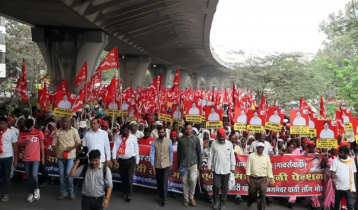 200-km-long march demanding better prices for onions in India