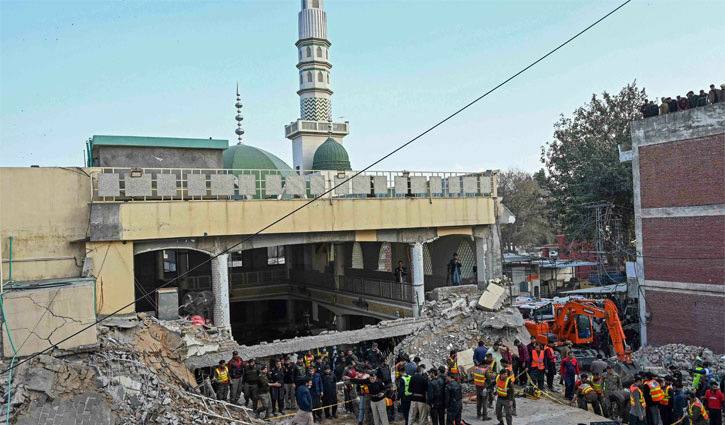Pakistan mosque blast death toll rises to 92