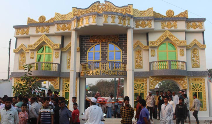 পাবনায় মেলার আড়ালে চলছে ‘অশ্লীল নাচ-গান’