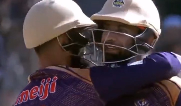 এক ওভারে ছয় ছক্কা ইফতিখারের