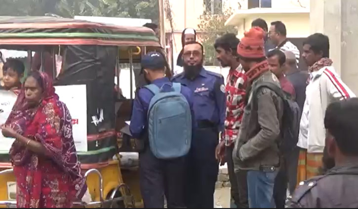 ঝালকাঠিতে সড়কে শিশু নিহত, একই পরিবারের আহত ৪