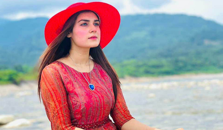 সংবাদ পাঠিকা জুথীর ‘হৈ হৈ কাণ্ড, রৈ রৈ ব্যাপার’