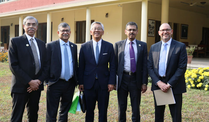 ঢাকা ছেড়েছেন ডোনাল্ড লু