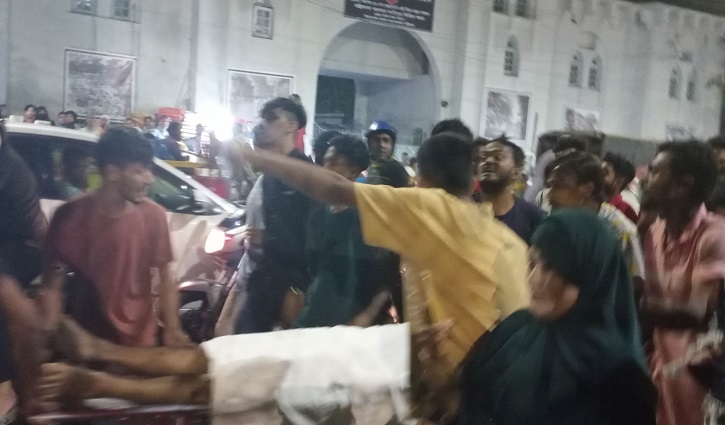 বিস্ফোরণে নিহতের লাশ ‘জোর করে’ নিয়ে গেলেন স্বজনরা 