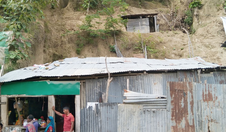 বান্দরবানে পাহাড় ধসের আশঙ্কায় মাইকিং 