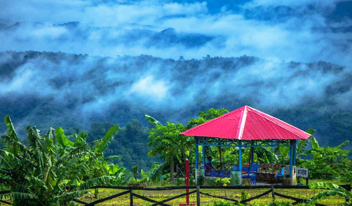 সাজেকে আটকা ৩ শতাধিক পর্যটক