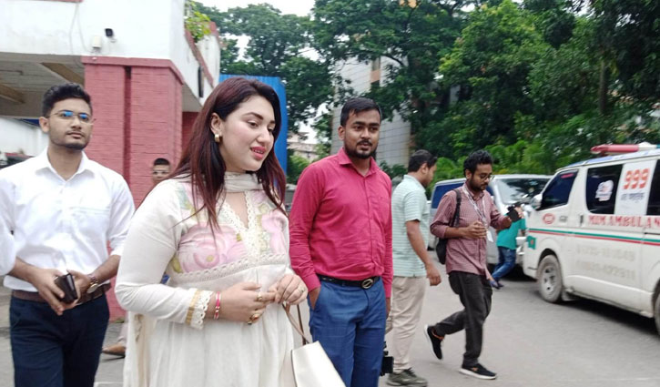 ডিবিতে যে অভিযোগ করলেন অপু বিশ্বাস