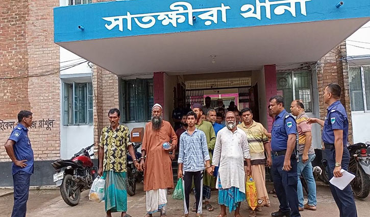 সাতক্ষীরায় জামায়াত-শিবিরের ৩২ নেতাকর্মী গ্রেপ্তার  