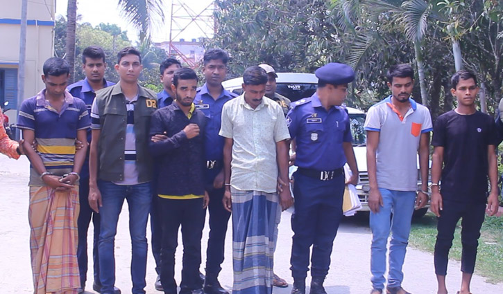 ট্রাক নিয়ে ঘুরে ঘুরে ডাকাতি করতো তারা