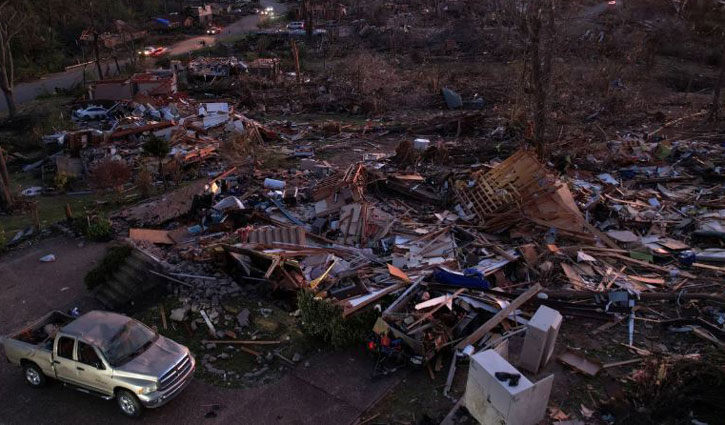 যুক্তরাষ্ট্রে টর্নেডোর আঘাতে নিহতের সংখ্যা বেড়ে ২৬