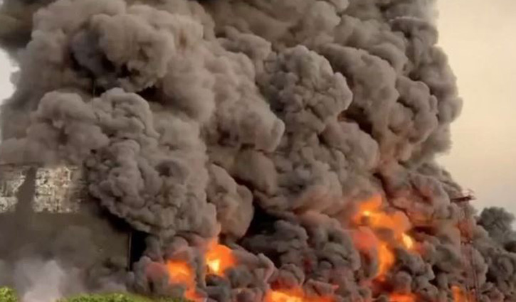 ক্রিমিয়ায় তেলের ডিপোতে ড্রোন হামলা