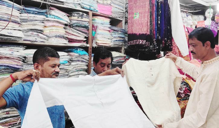 কুমিল্লায় বিক্রিতে শীর্ষে খাদি কাপড়ের পাঞ্জাবি